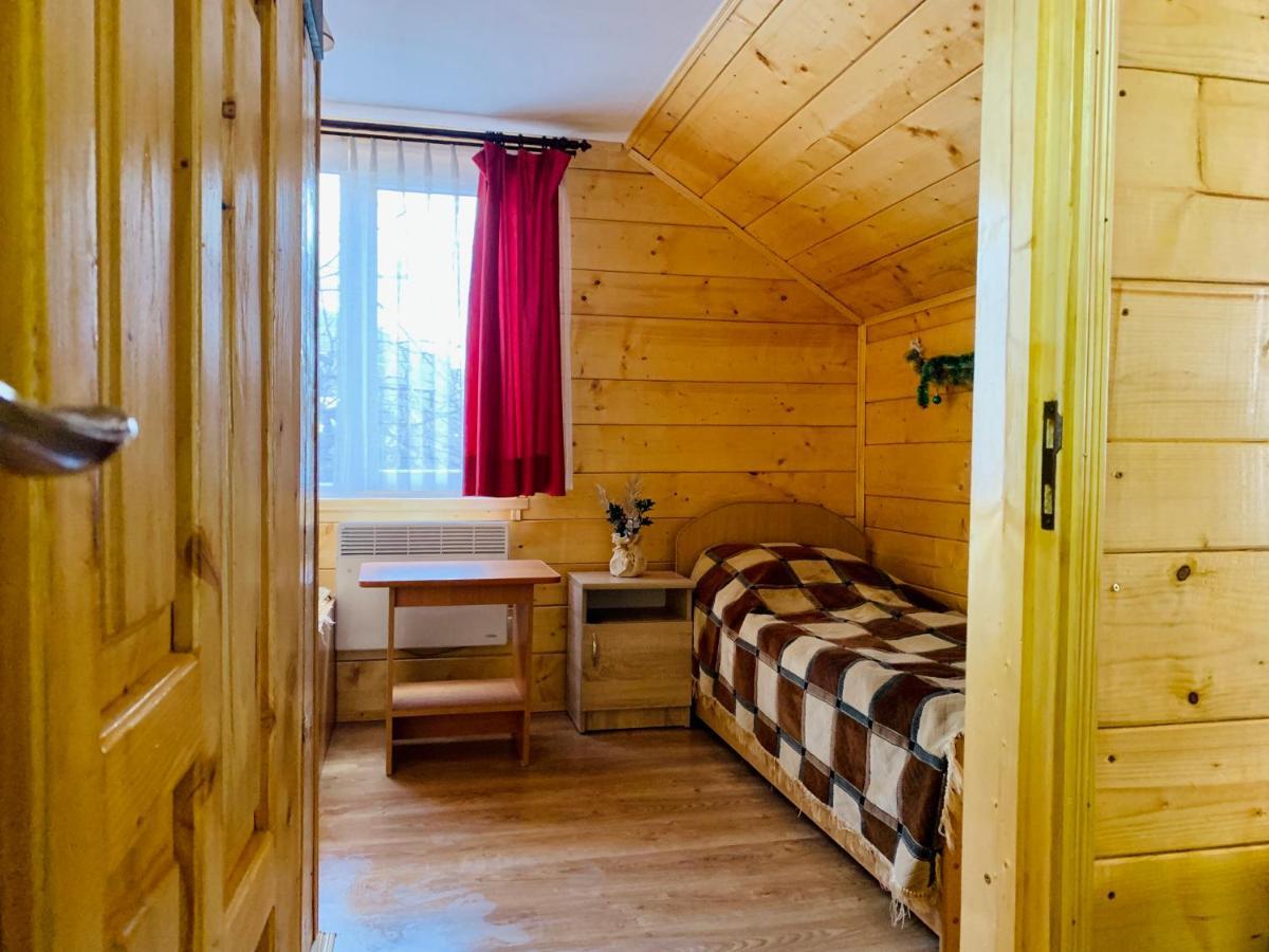 За Горбами Yaremche Exterior foto
