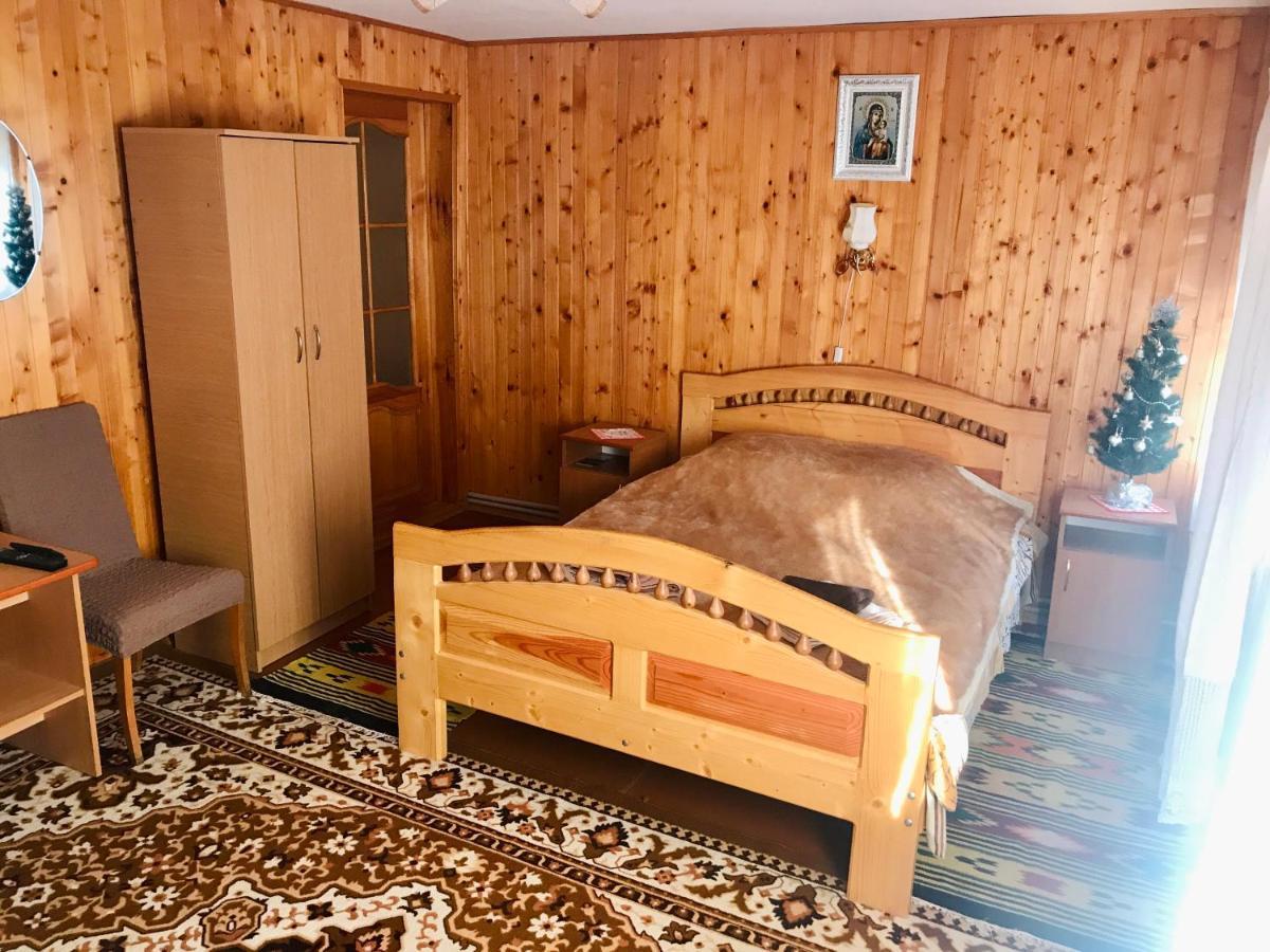 За Горбами Yaremche Exterior foto
